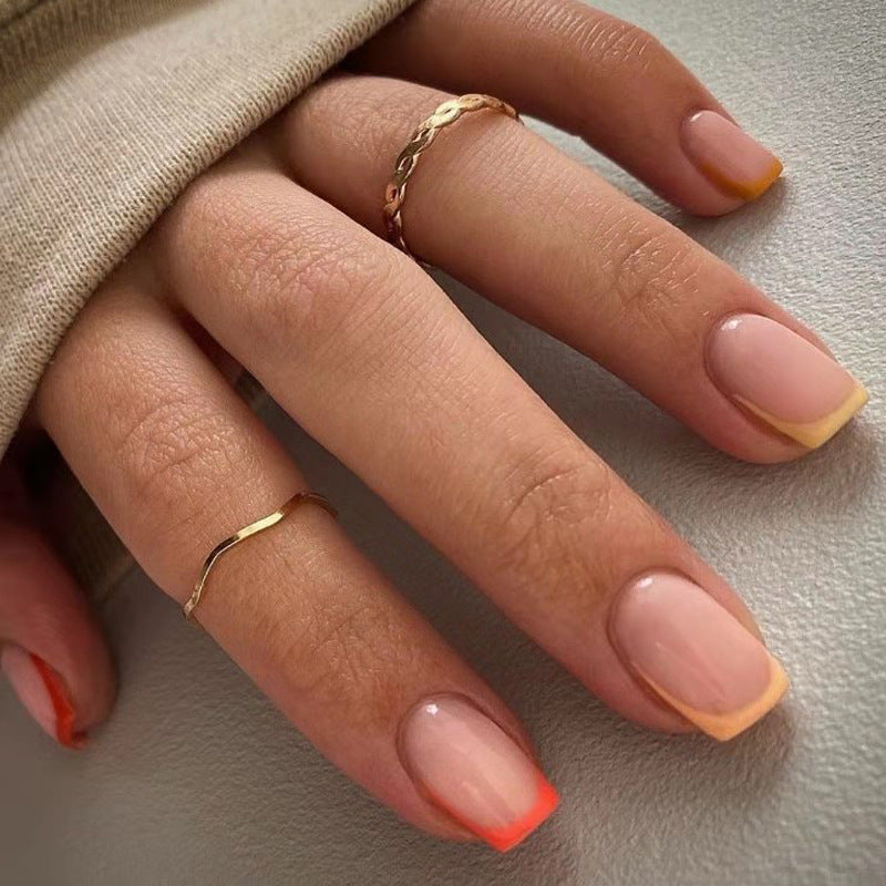 Kunstvolle Nagelkunst mit sanften Farbverläufen Brehn