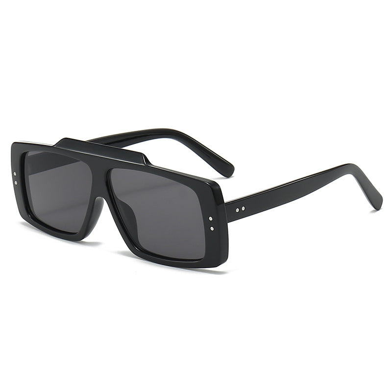 Damen Oversized Sonnenbrille im modernem Design Brehn