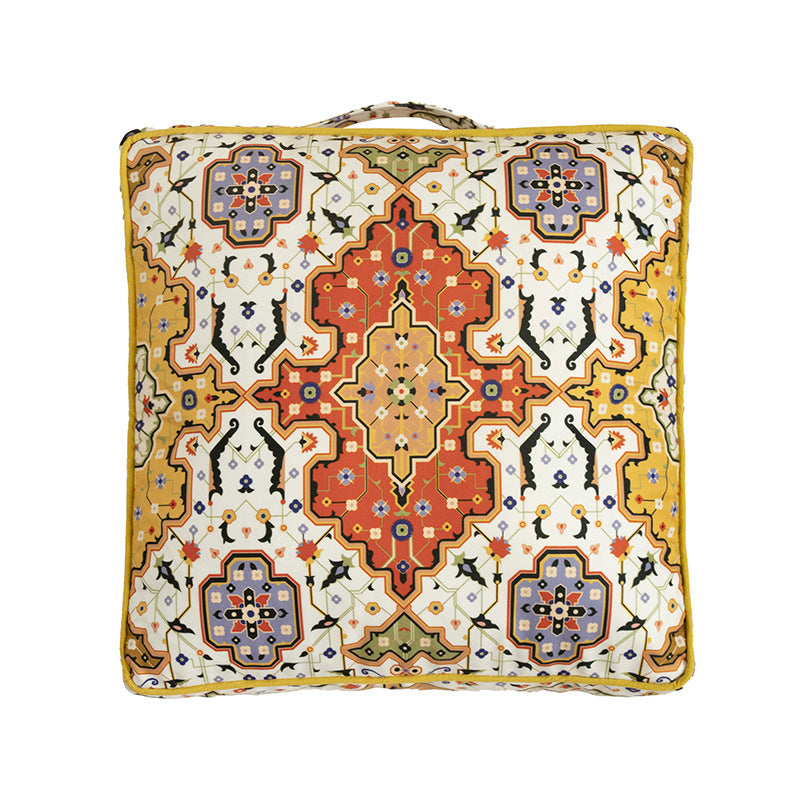 Quadratischer Zierkissenbezug mit orientalischem Medaillonmuster und kontrastierter Paspel Brehn