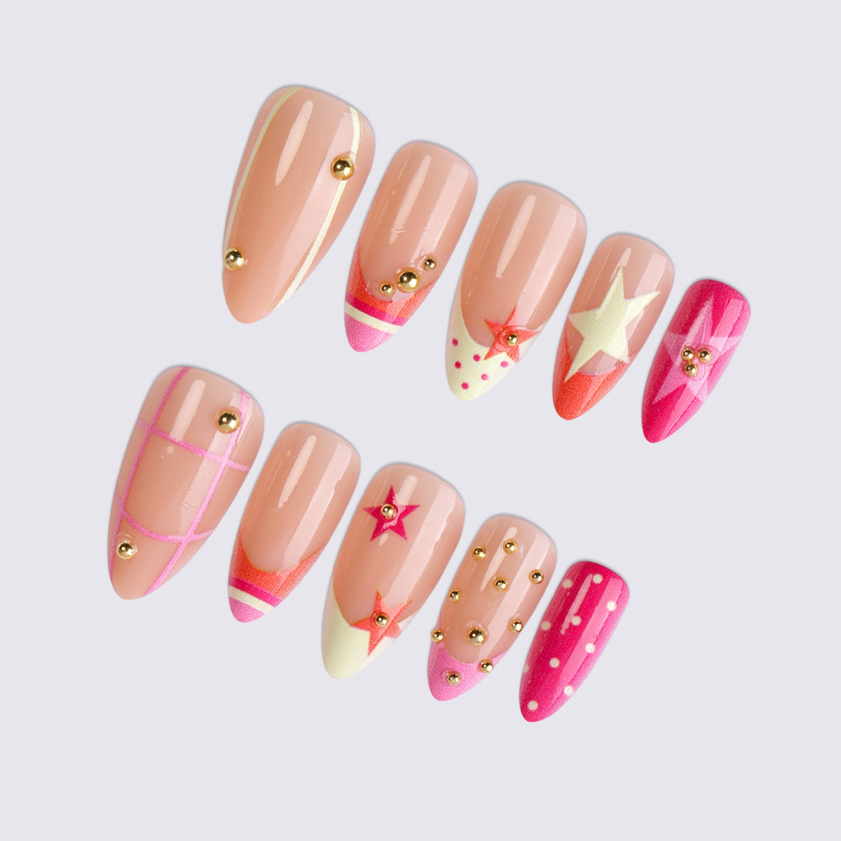 Kunstnagelset mit kreativen geometrischen Mustern und glitzernden Akzenten Brehn