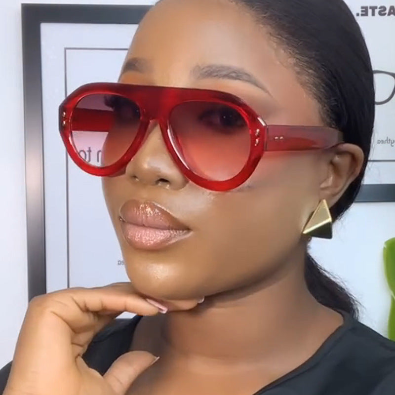 Damen modische Sonnenbrille mit extravagantem Design Brehn