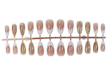 Kunstnagelset mit eleganten Blumendesigns und glamourösen Akzenten Brehn