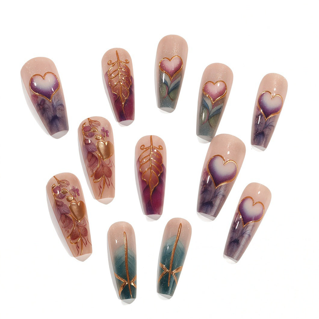 Kunstnägel mit romantischen Herz- und Blumen-Designs Brehn