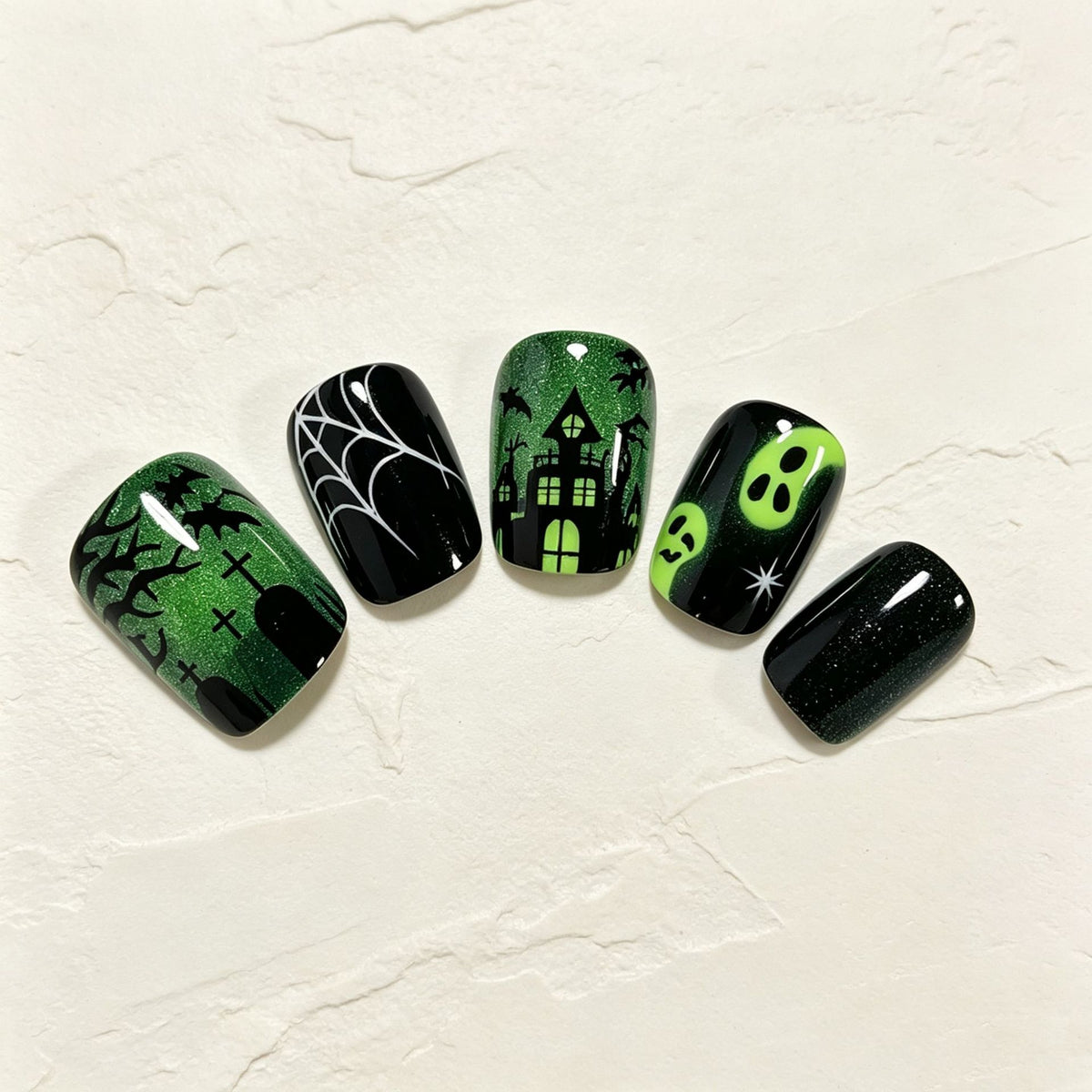 Halloween-inspiriertes Press-On-Nagelkunst-Set Brehn