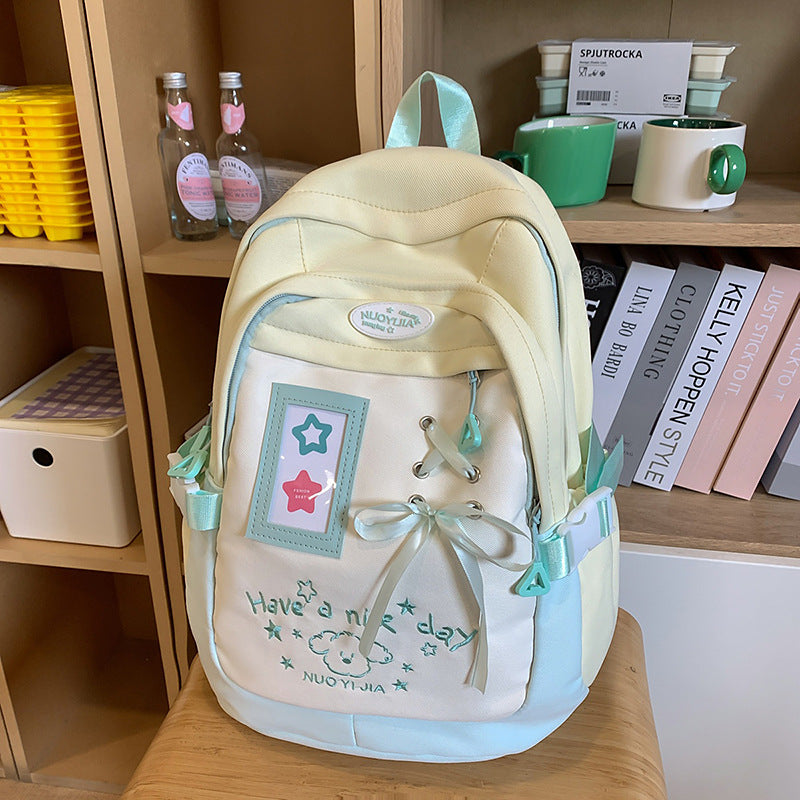Verspielt bestickter Kordelzug-Schulrucksack