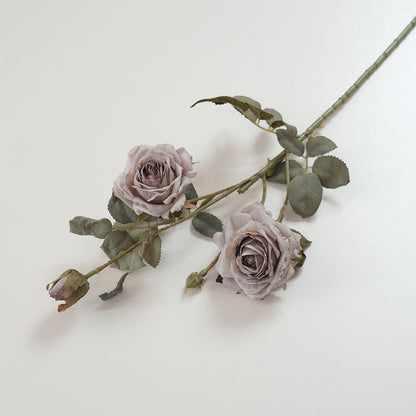 Realistische Blumenstammdekoration