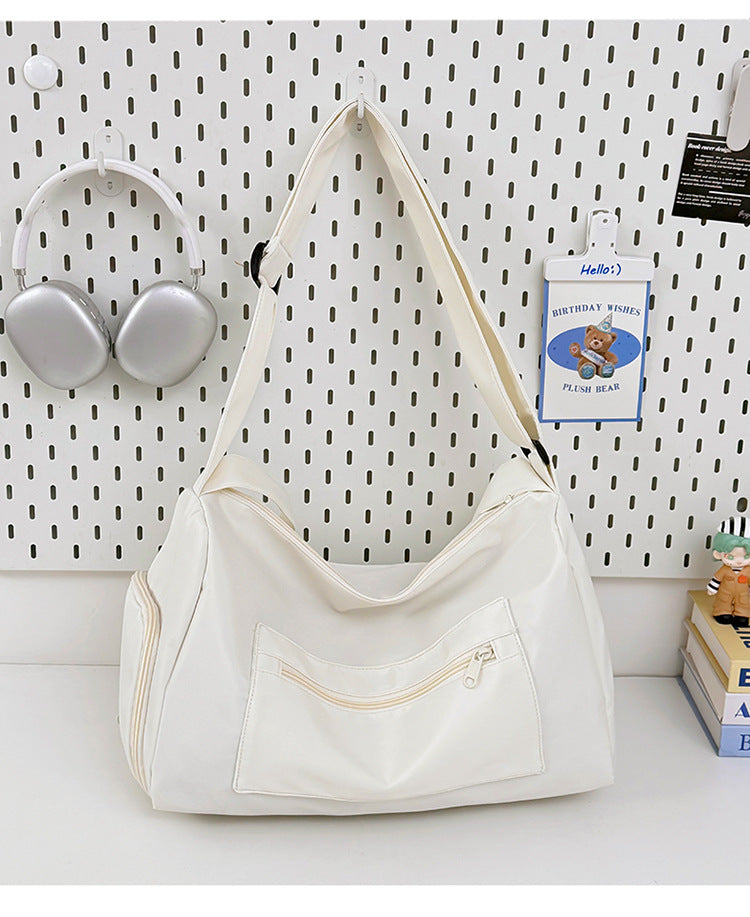 Sportliche Schultertasche mit Geräumigem Innenfach und Robustem Tragegurt Brehn
