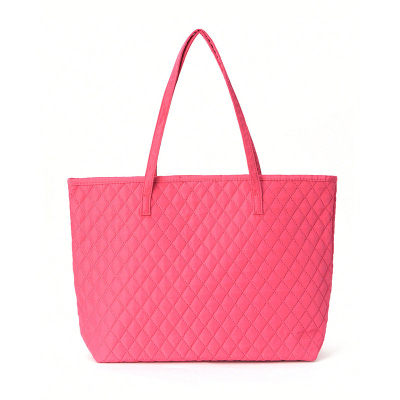 Modische Handtasche Aus Strukturiertem Material Brehn