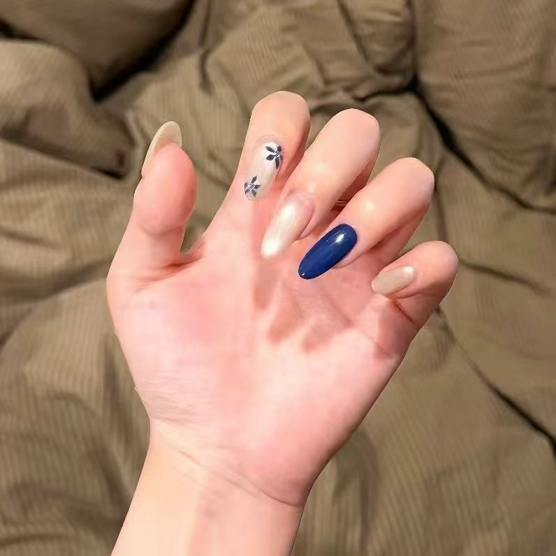 Künstlerisch floral inspiriertes Press-On Nagelset Brehn