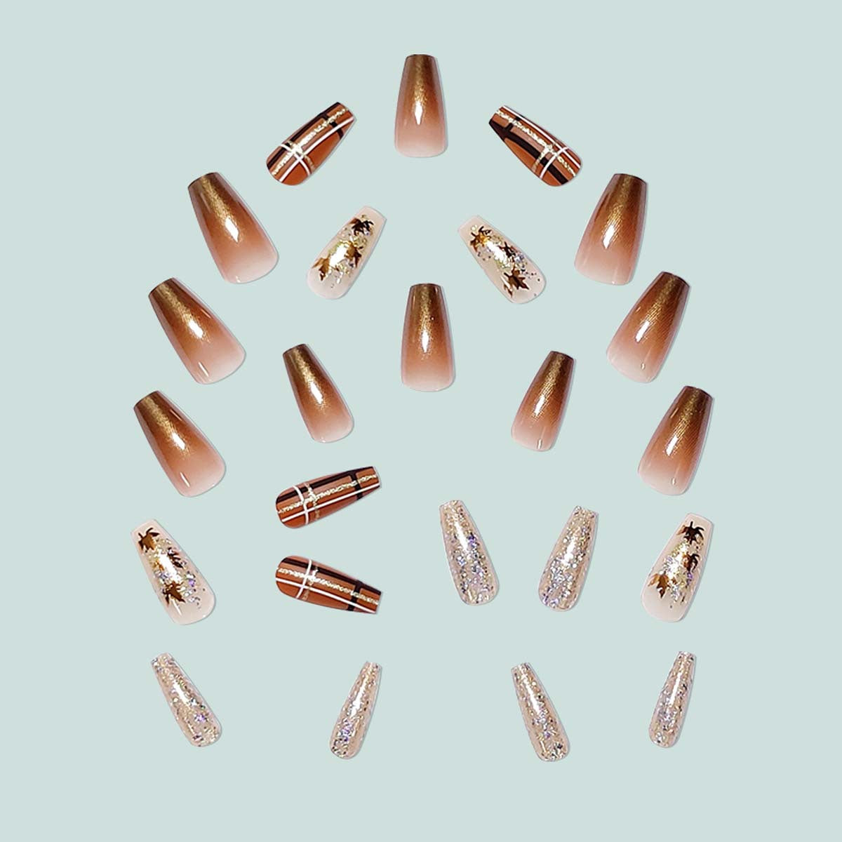 Kunstvolle Nagelkunst mit glitzernden Akzenten Brehn
