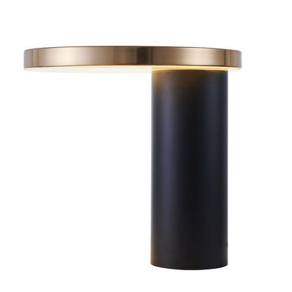 Minimalistische Tischlampe mit metallic Akzent