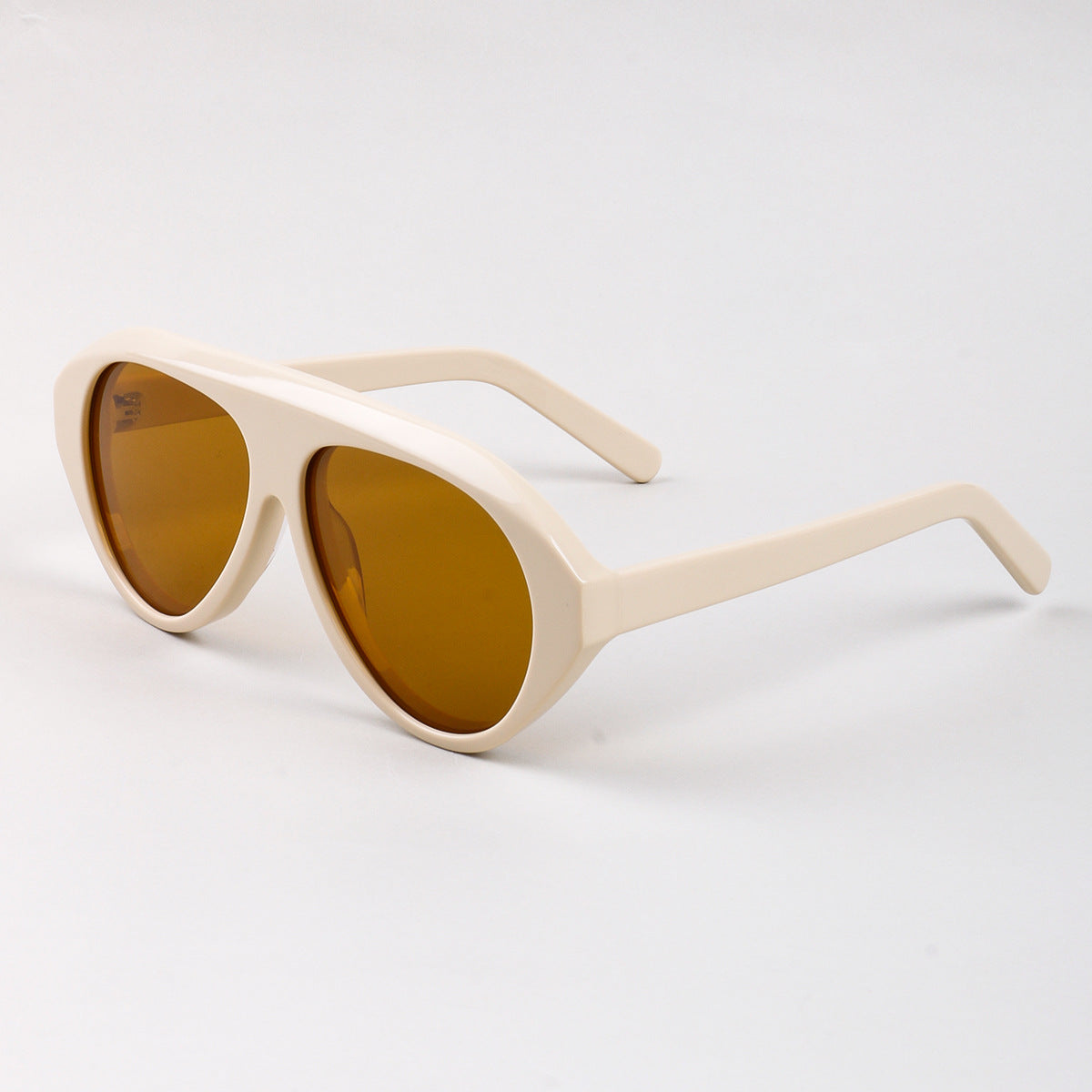 Damen Statement Sonnenbrille mit breitem Rahmen und grünen Gläsern Brehn