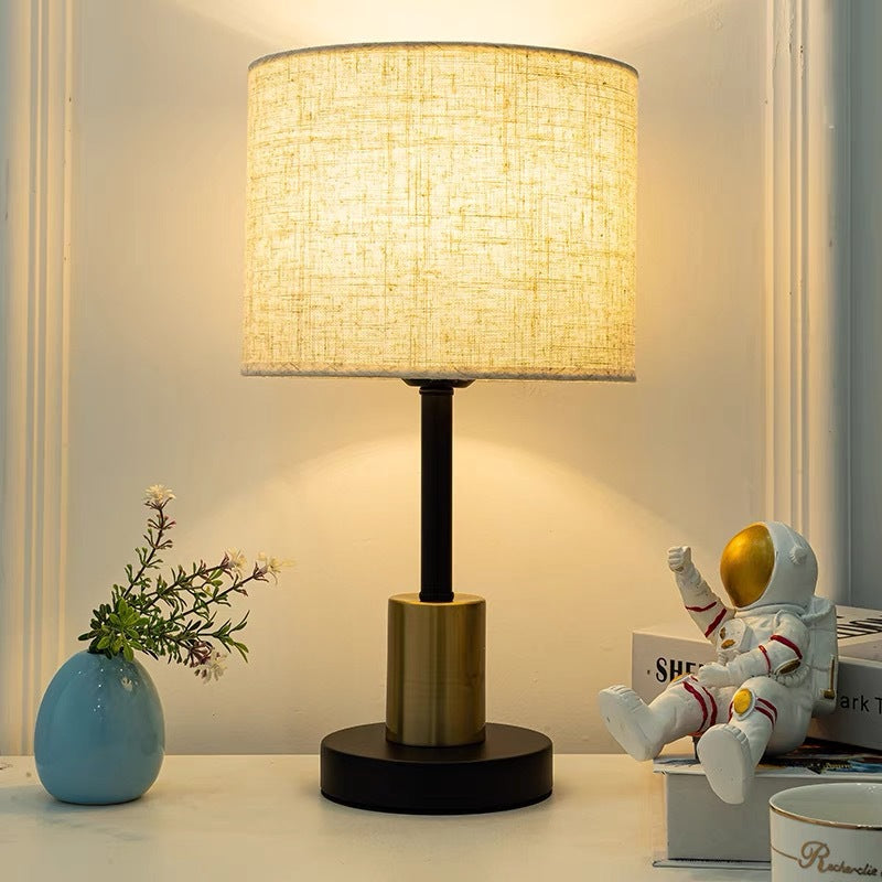Moderne rustikale Tischlampe