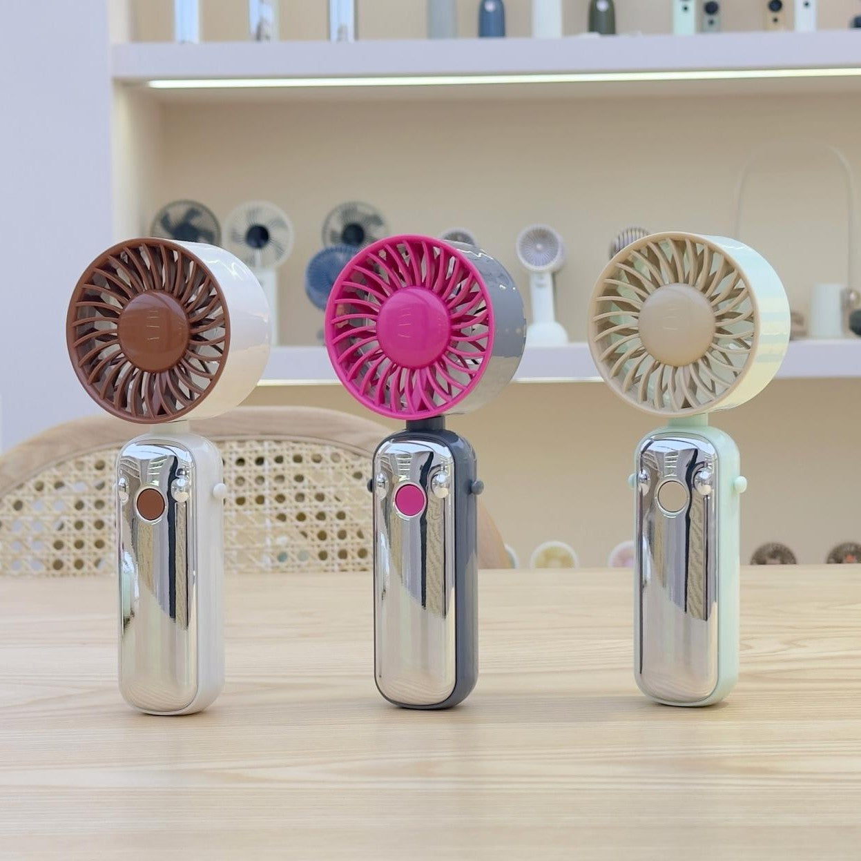Unisex Tragbarer Handventilator mit leistungsstarkem Akku und kompaktem Design Brehn
