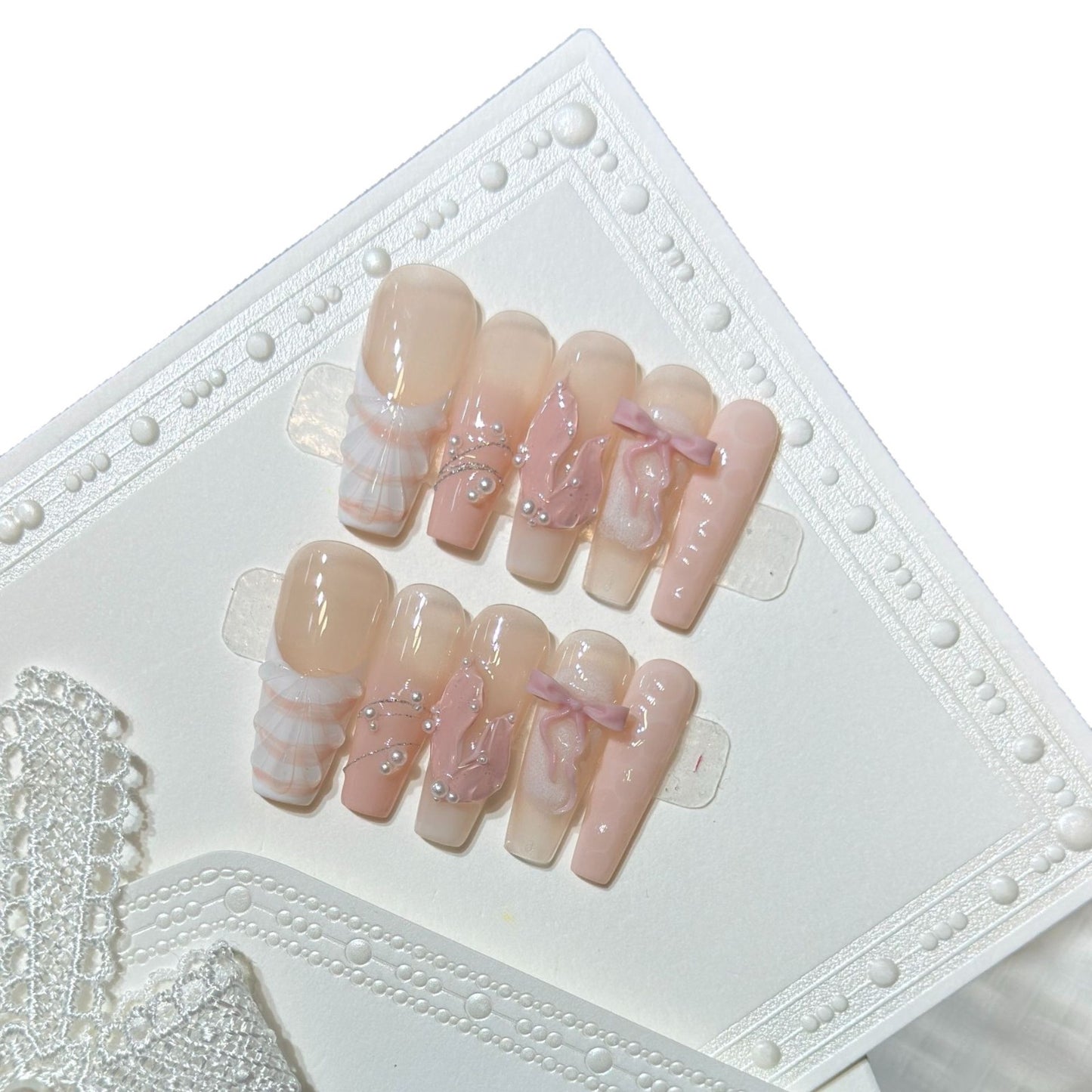 Künstlerisches dekoratives Press-On-Nagelset Brehn