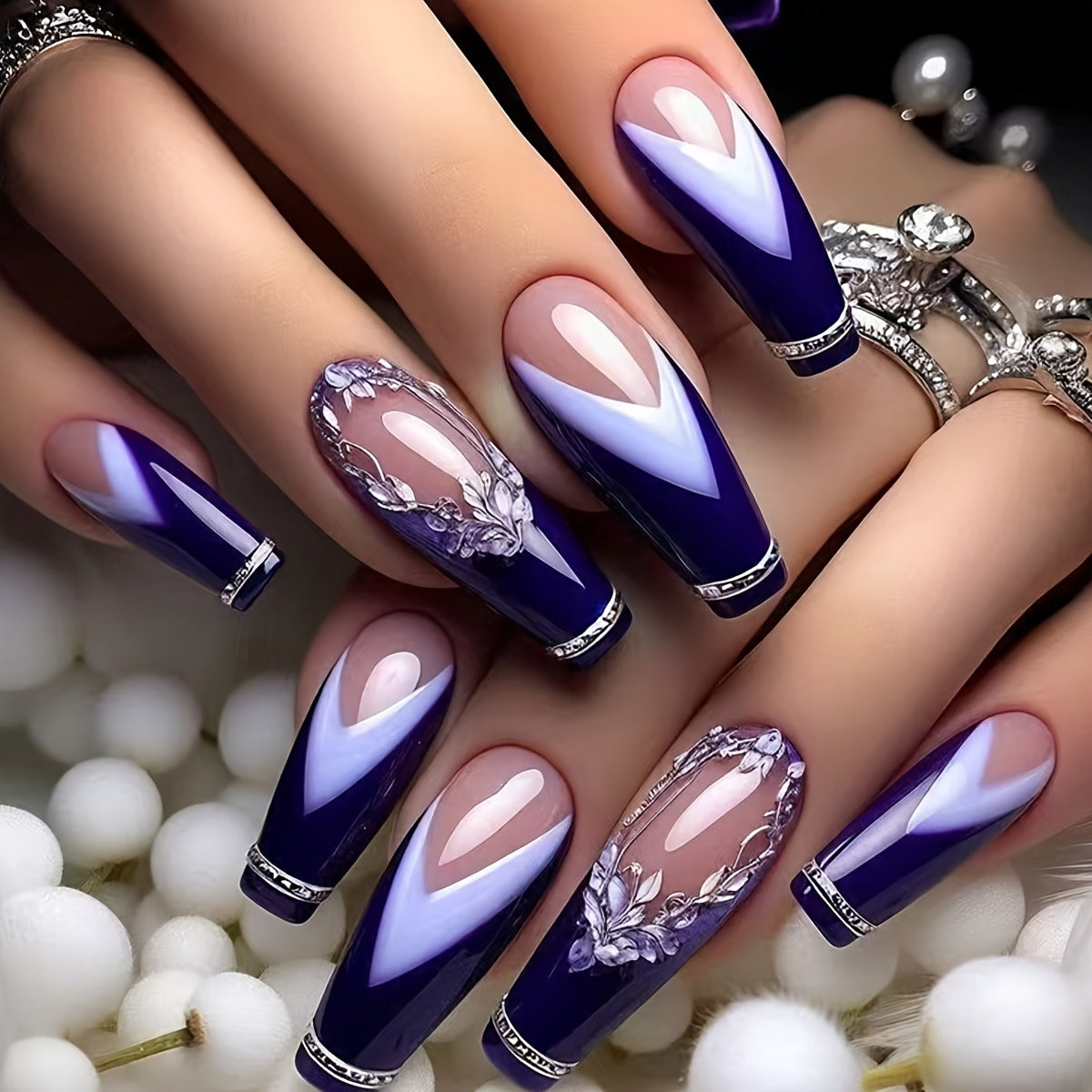 Elegante Kunstnägel mit Floralen Akzenten Brehn