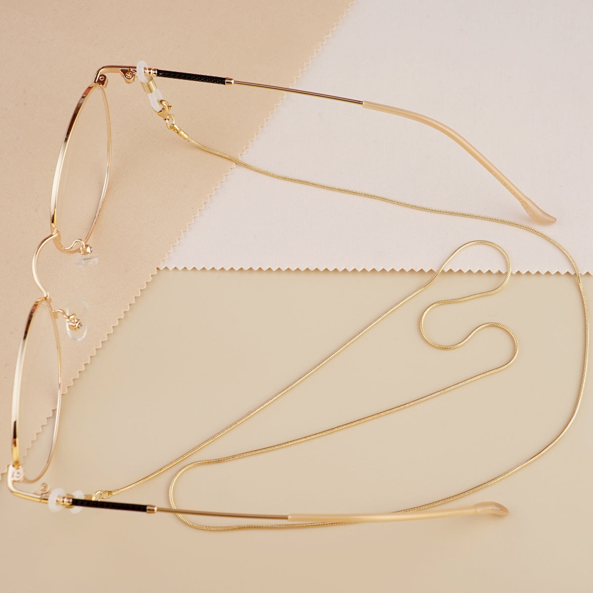 Sleek Metal Eyewear Kette Brehn
