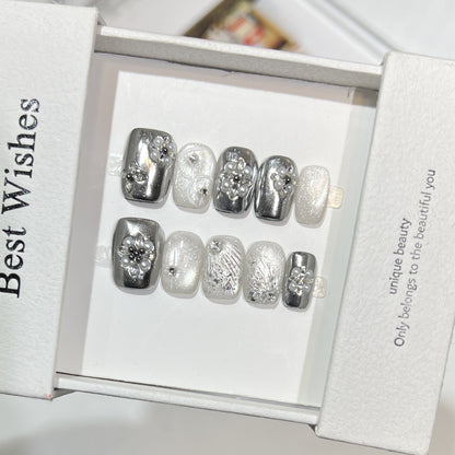 Dekoratives Silber Press-On Nagelset Brehn