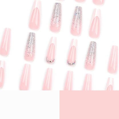 Kunstvolle Gel-Nägel mit Glitzer- und Ombre-Effekt Brehn
