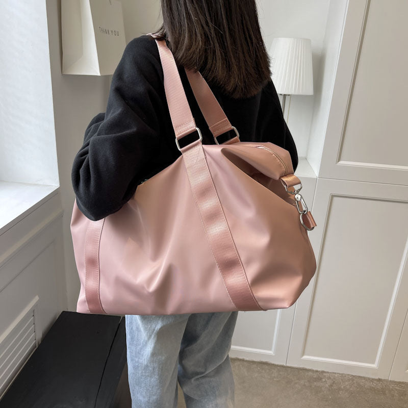 Vielseitige wasserdichte Sport-Duﬀel-Tasche Brehn