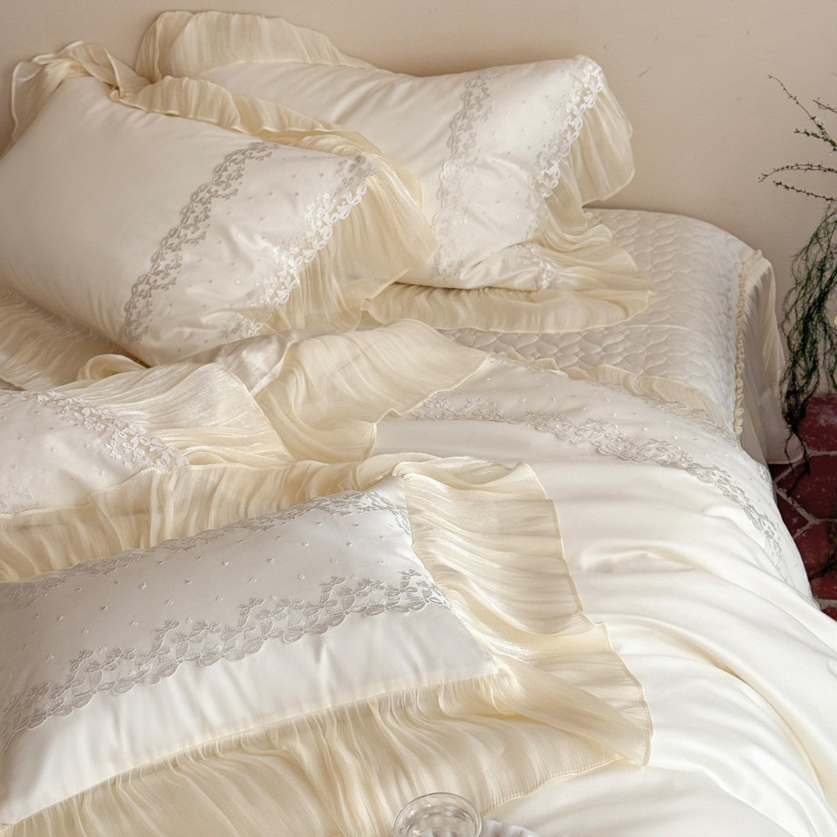 Romantisches Rüschendes Organza-Trim Besticktes Bettbezug-Set