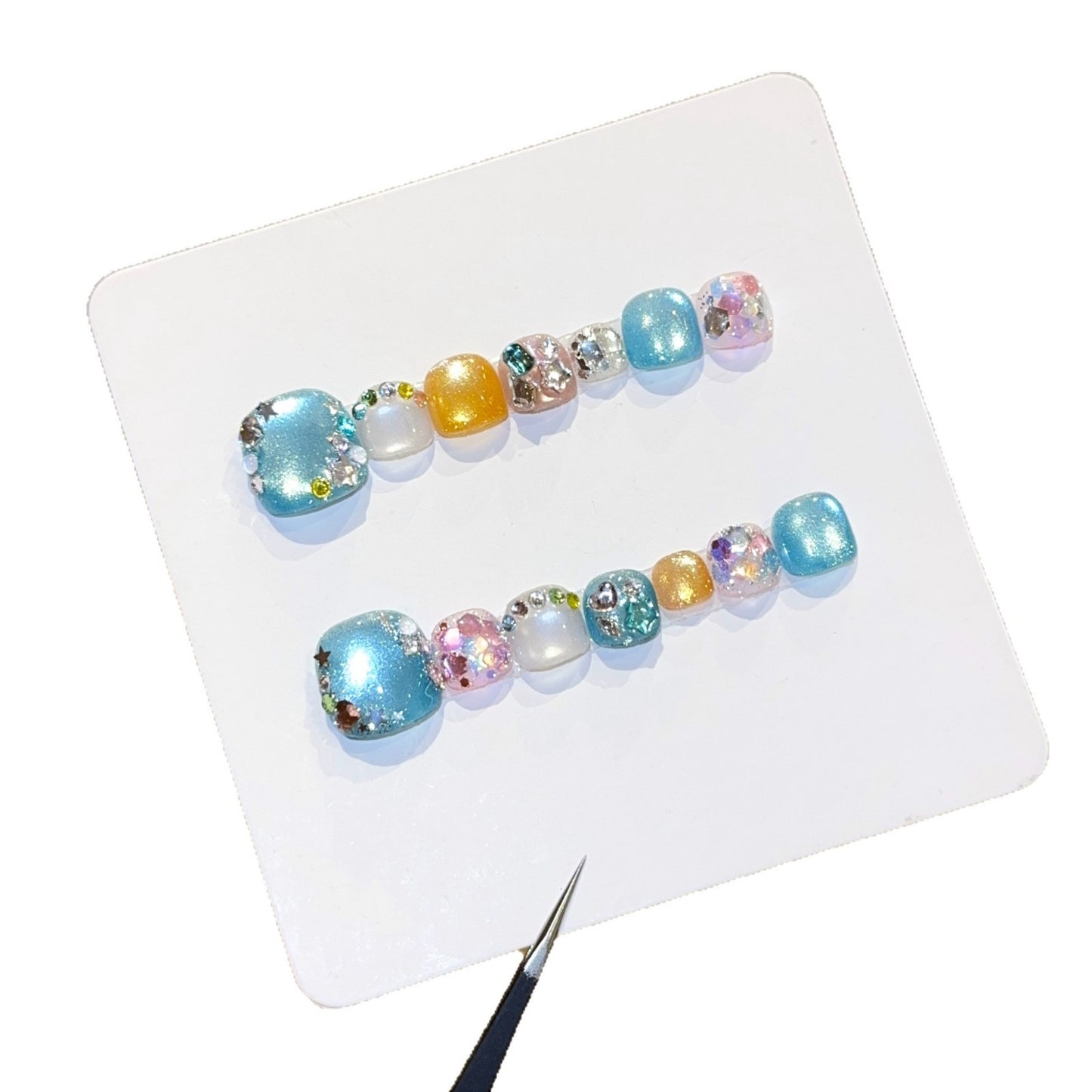 Kunstnägel mit Funkelnden Akzenten und Glitzerndem Design Brehn