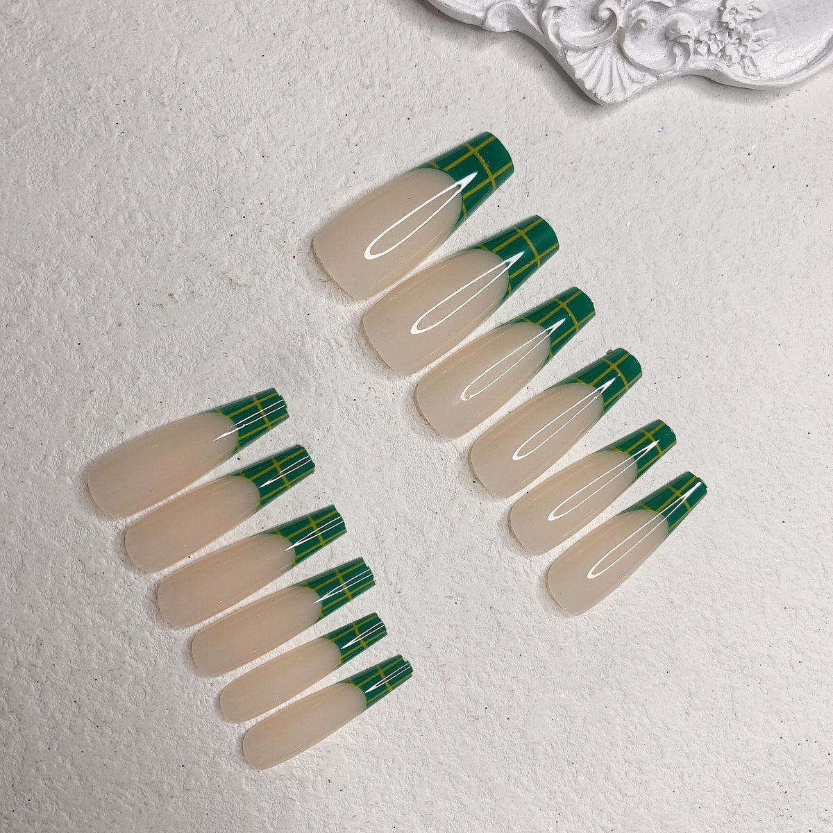 Künstlerische Acrylnagelverlängerungen
