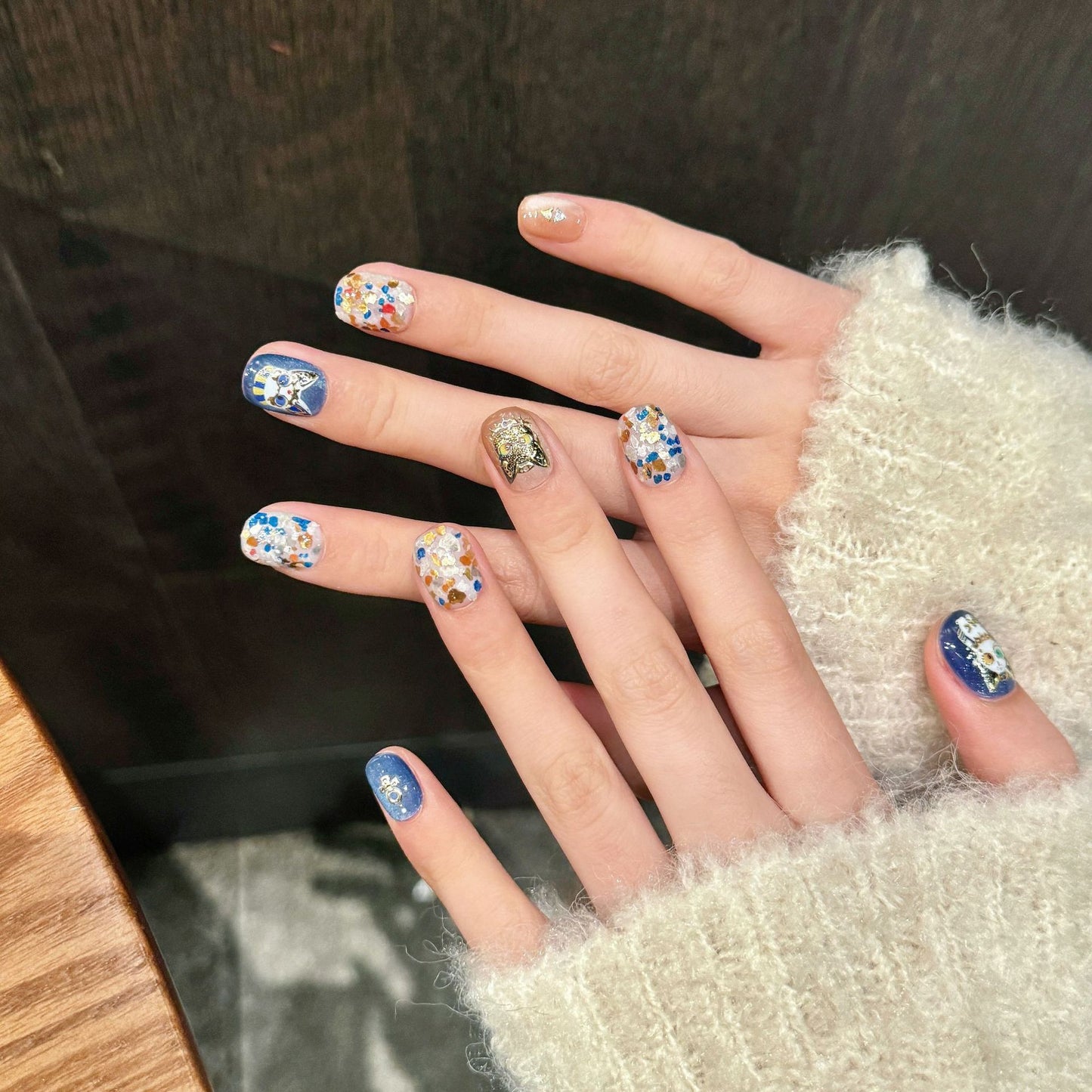 Kunstnagel Set mit Buntem Glitzer und Kreativen Designs Brehn