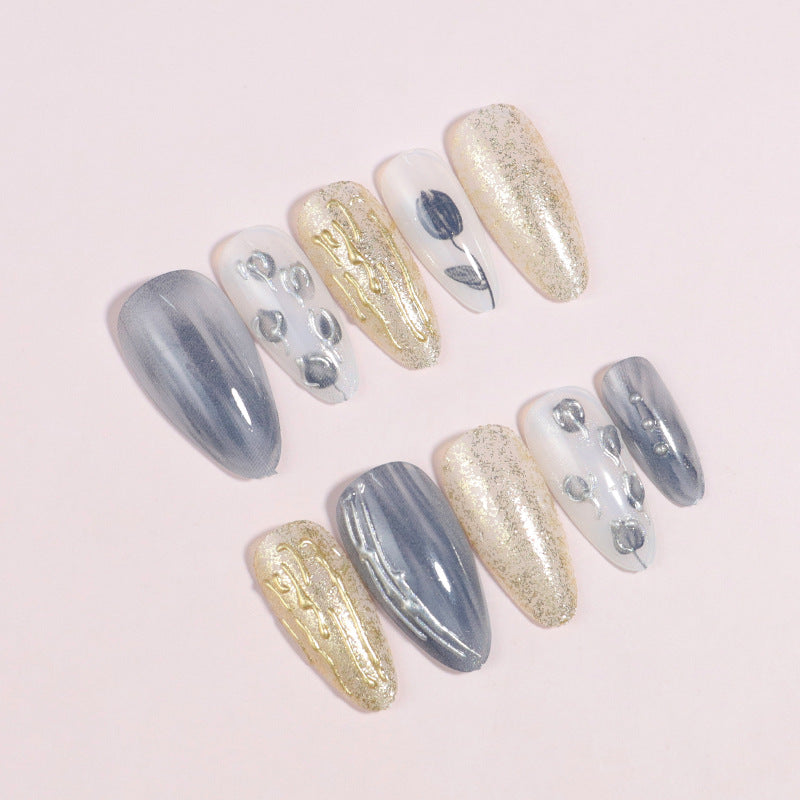Künstlerisches Stiletto Presse-auf-Nageldesign mit zeitgenössischen Akzenten Brehn