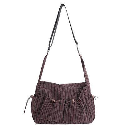 Lässige karierte Schultertasche