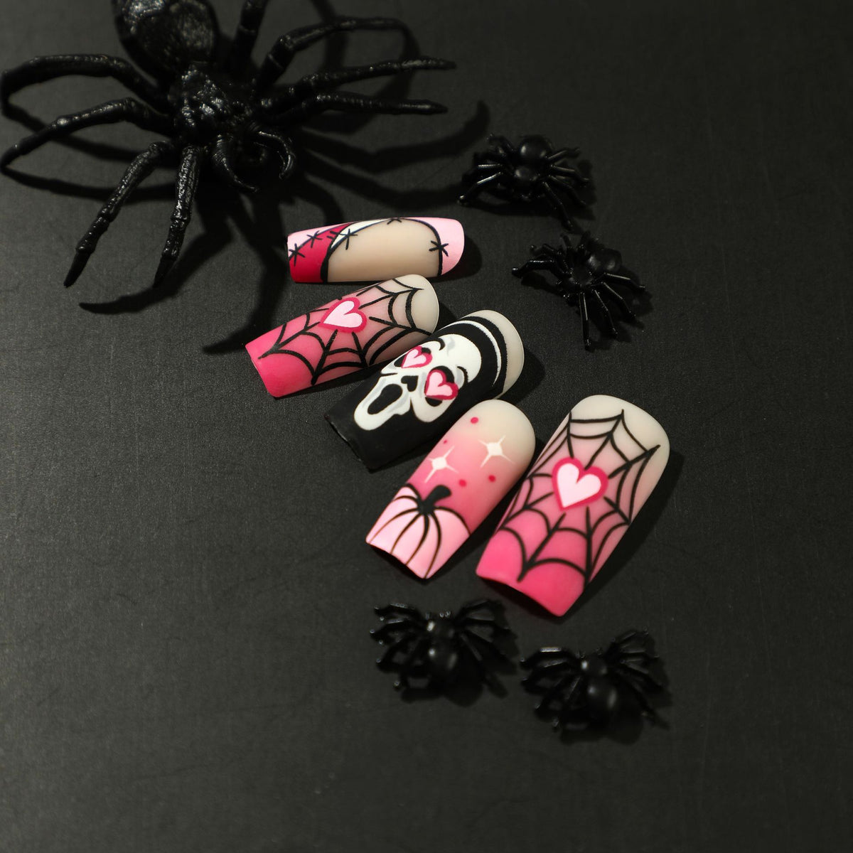 Kunstvolle Nagelkunst mit Halloween-Motiv Brehn