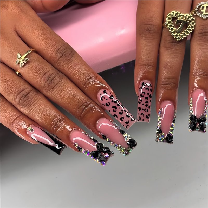 Glamouröses Press-On Nagelkunstset mit Strass- und Leopardenakzenten Brehn