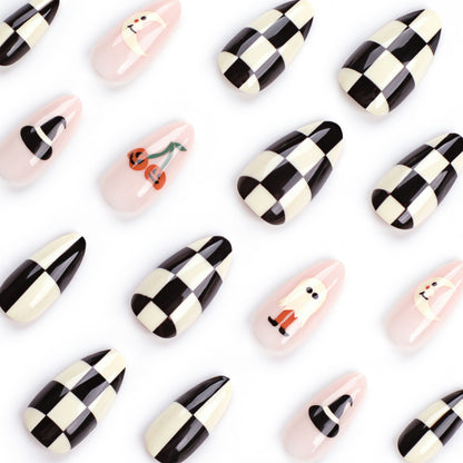 Künstliche Nagelkunst im Halloween-Design Brehn