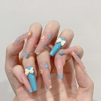 Kunstvolle undverspielte Nagelverlängerungen mit Blumenmotiven Brehn