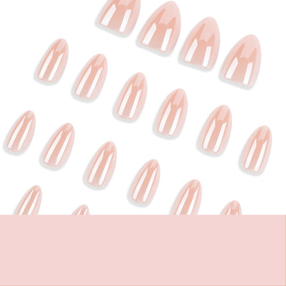 Nagelverlängerungen mit elegantem Gloss-Finish Brehn