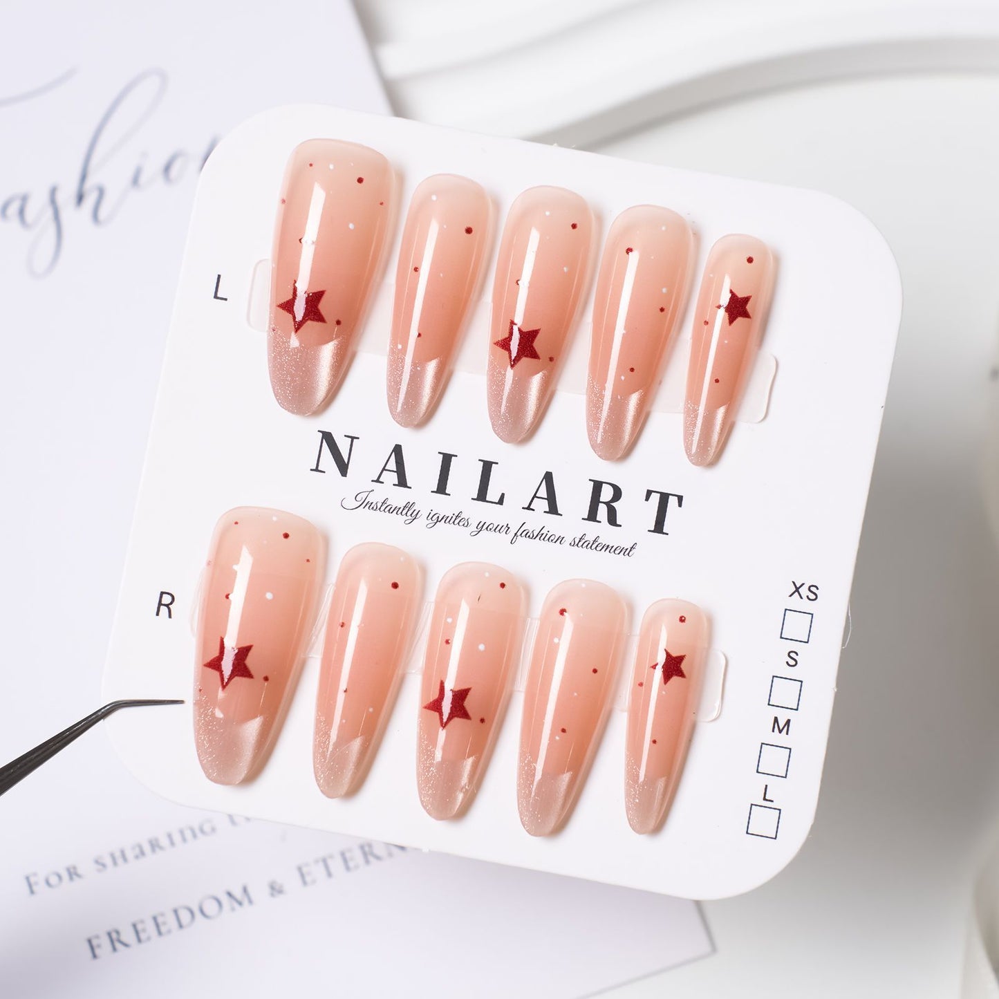 Kreatives thematisches Press-On-Nagelset Brehn