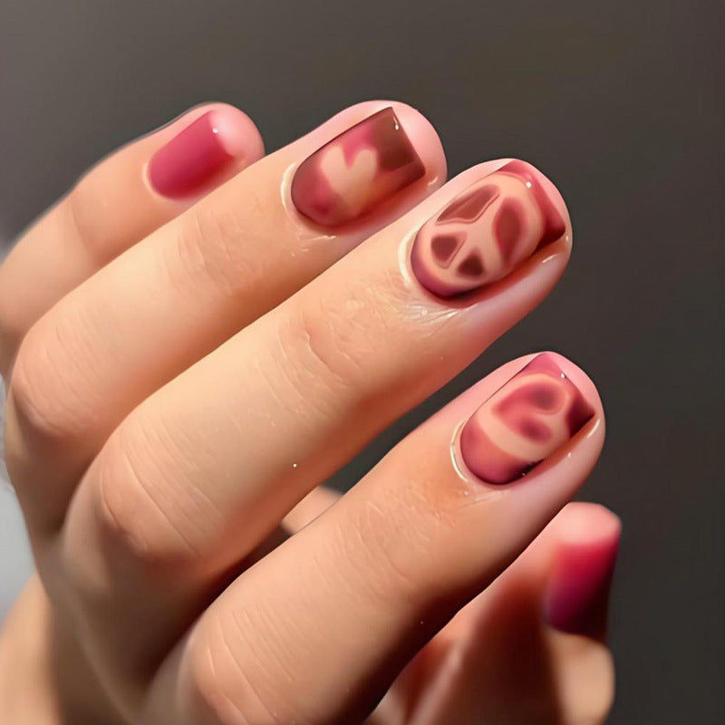 Kunstnagelset mit eleganten Herz- und Musterdesigns Brehn