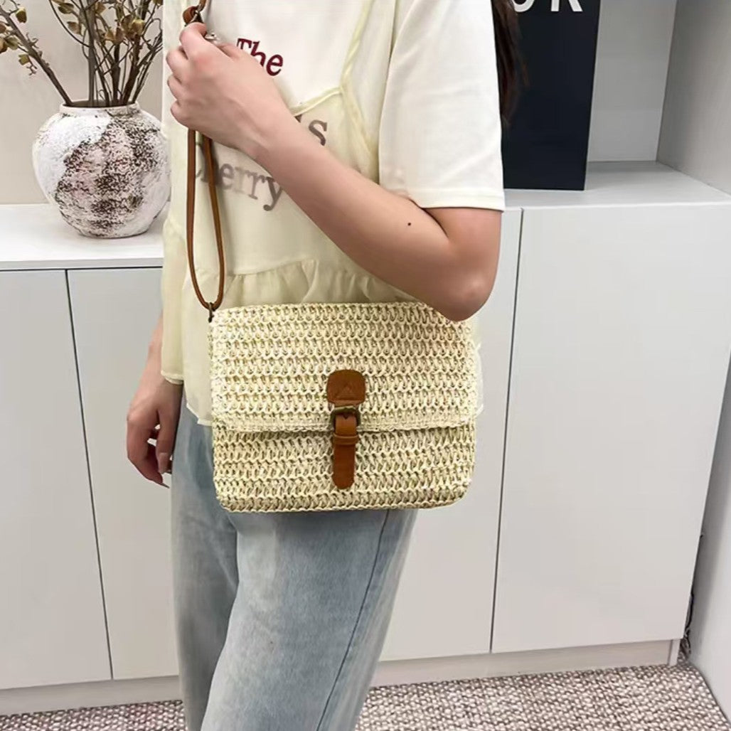Handtasche Aus Geflochtenem Naturmaterial mit Lederakzenten Brehn