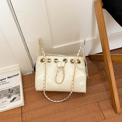 Gepolsterte Kettenhenkel-Handtasche