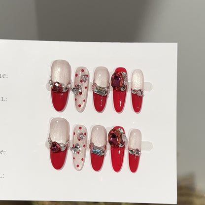 Glamourös Press-On Nagelkunstset mit Strassakzenten
