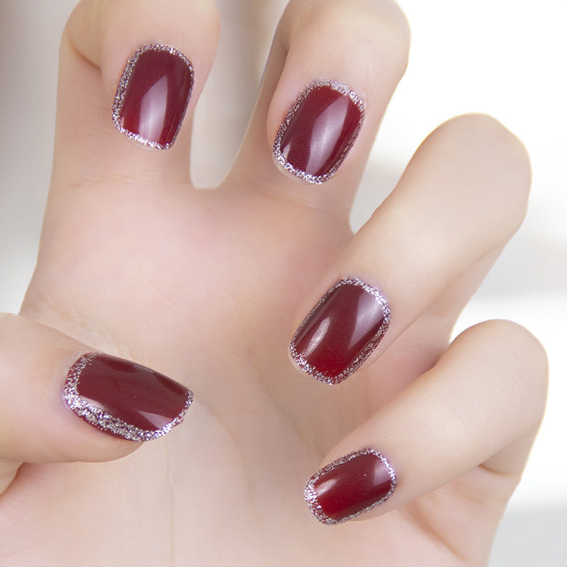 Elegante Nagelkunst mit Glanzfinish Brehn