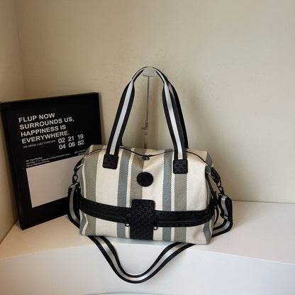Stylische gestreifte Wochenend-Duffel-Tasche Brehn