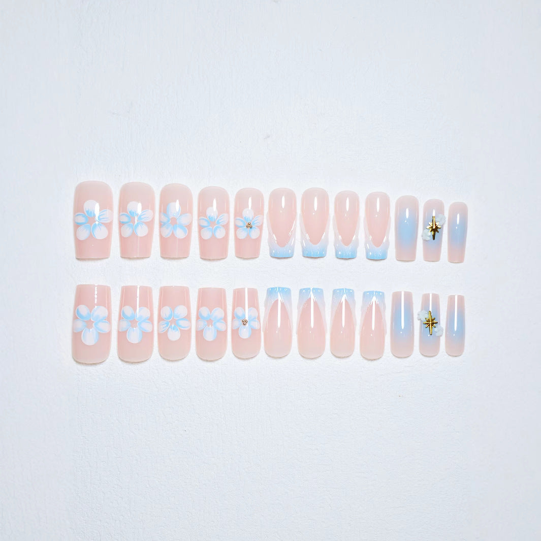Blumenverzierte Nagelkunstverlängerungen Brehn