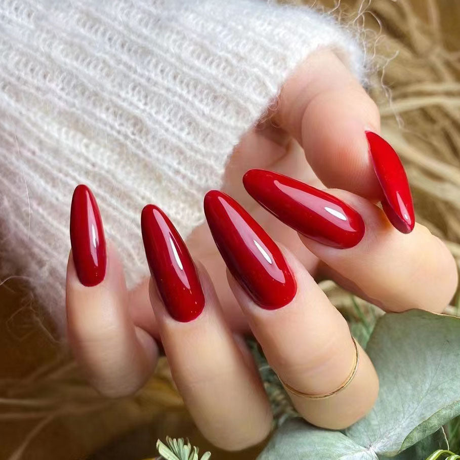 Glänzendes Stiletto Press-On Nagelset mit langlebigem Kleber Brehn