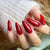Glänzendes Stiletto Press-On Nagelset mit langlebigem Kleber Brehn