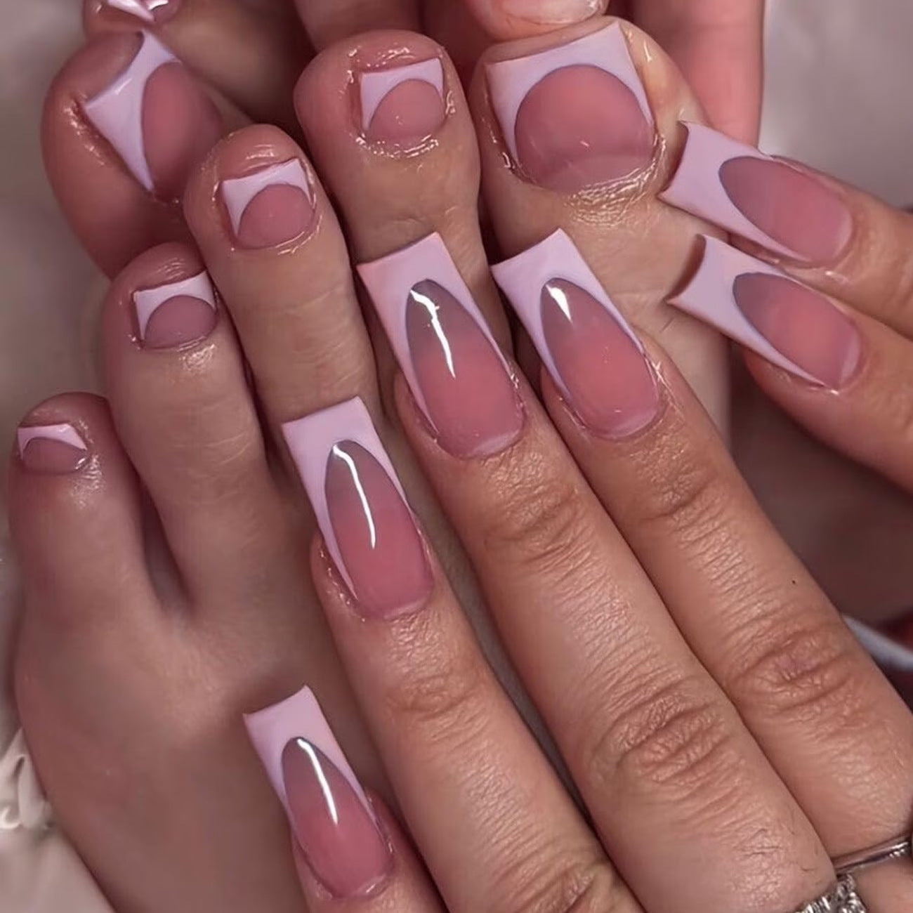 Stylisches Press-On Nagelkunst Set Brehn