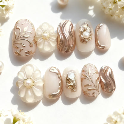 Elegantes Press-On Nagelkunstset mit goldenen Details Brehn