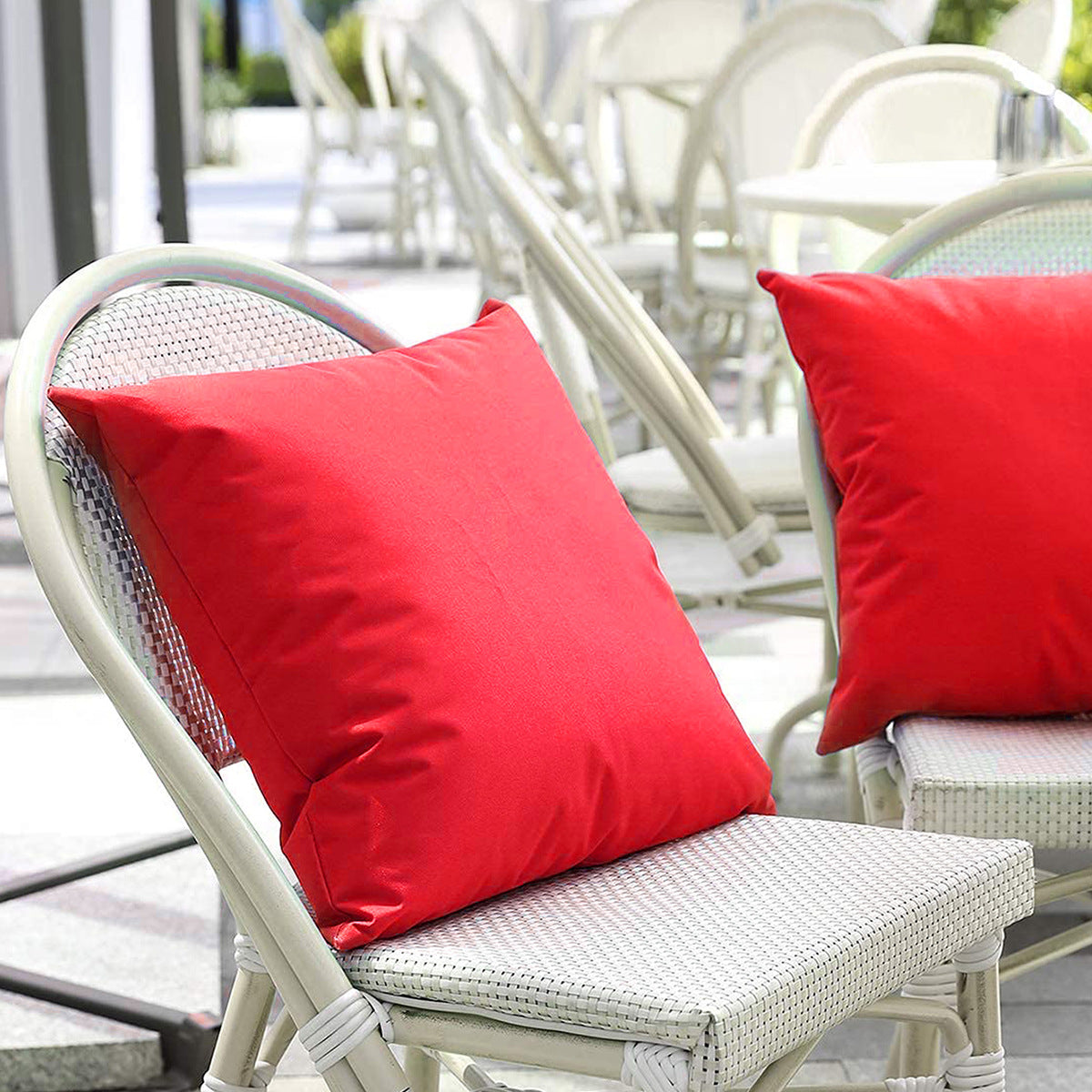 Quadratisches wasserabweisendes Outdoor-Patio-Wurfkissen mit verdecktem Reißverschluss