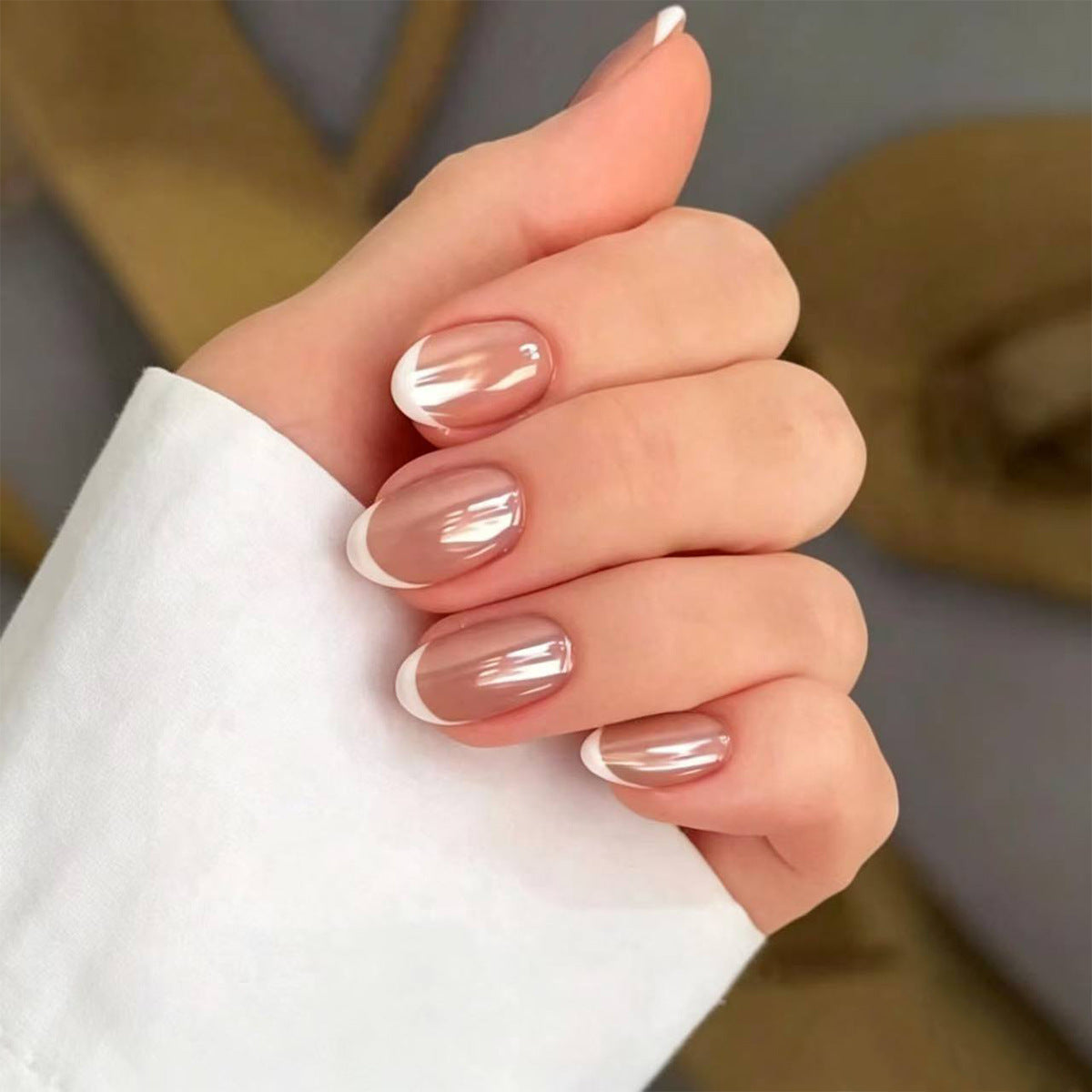 Elegantes French Tip Nagelkunstset Brehn