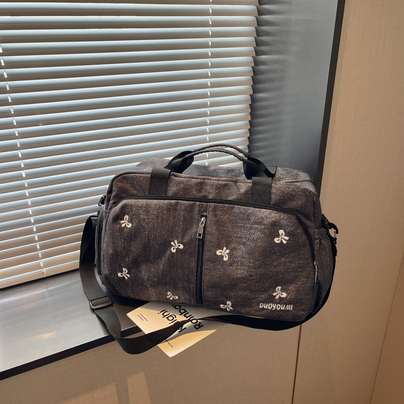 Damen geräumige Sport- und Reisetasche mit eleganten Details Brehn